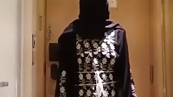 Wanita Arab Dengan Hijab