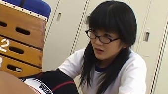 Kehausan Yuria Akan Penetrasi Di Dalam Vaginanya.
