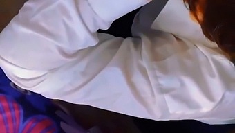 Britanina Prvá Sexuálna Skúsenosť S Chlapcom Je Zachytená V Domácom Videu, Keď Prvýkrát Skúša Orálny Sex V Motelovej Izbe.