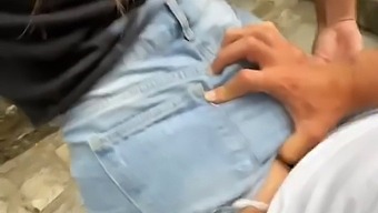 Remaja Amatur Hampir Terdedah Semasa Seks Awam Di Hotspot Pelancong