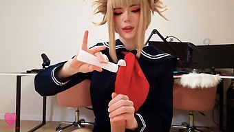League Of Villainsの遠賀ひみこは、荒々しいセックスと顔射を渇望しています。
