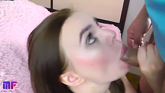彼は彼女に降りて、彼女はそれを楽しんでいました。