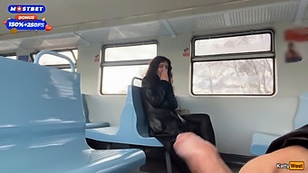 Petualangan Kereta Api Umum Katty West Dengan Orang Asing Yang Kinky